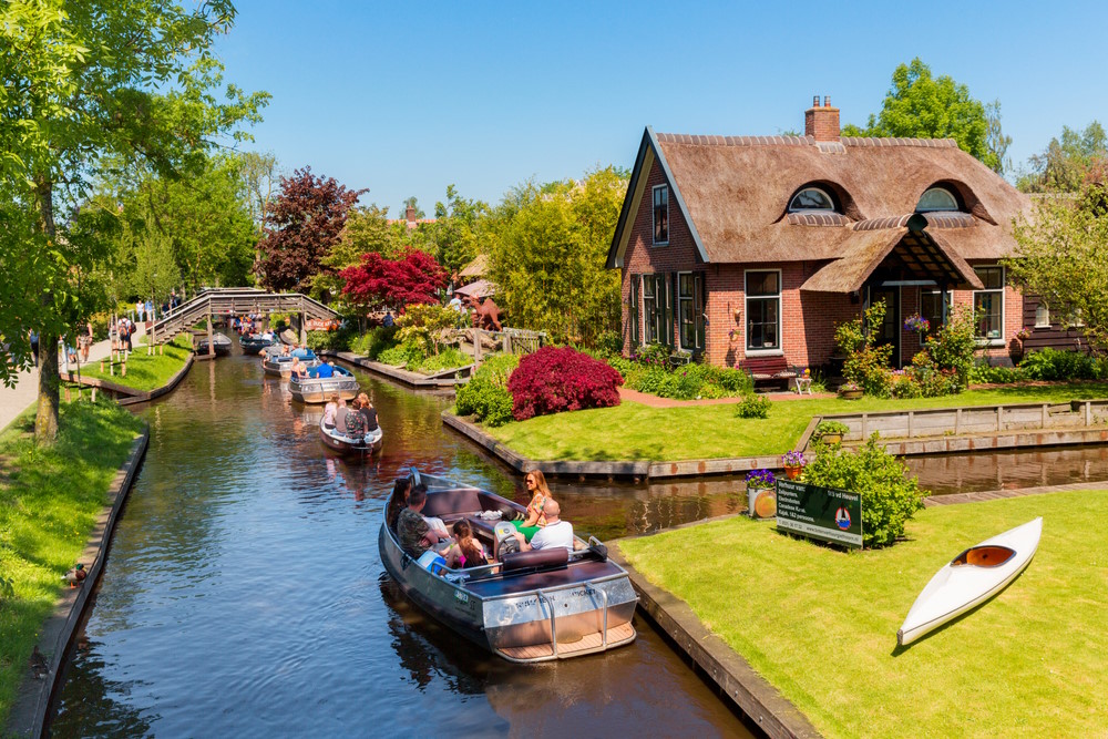 giethoorn met een bootje